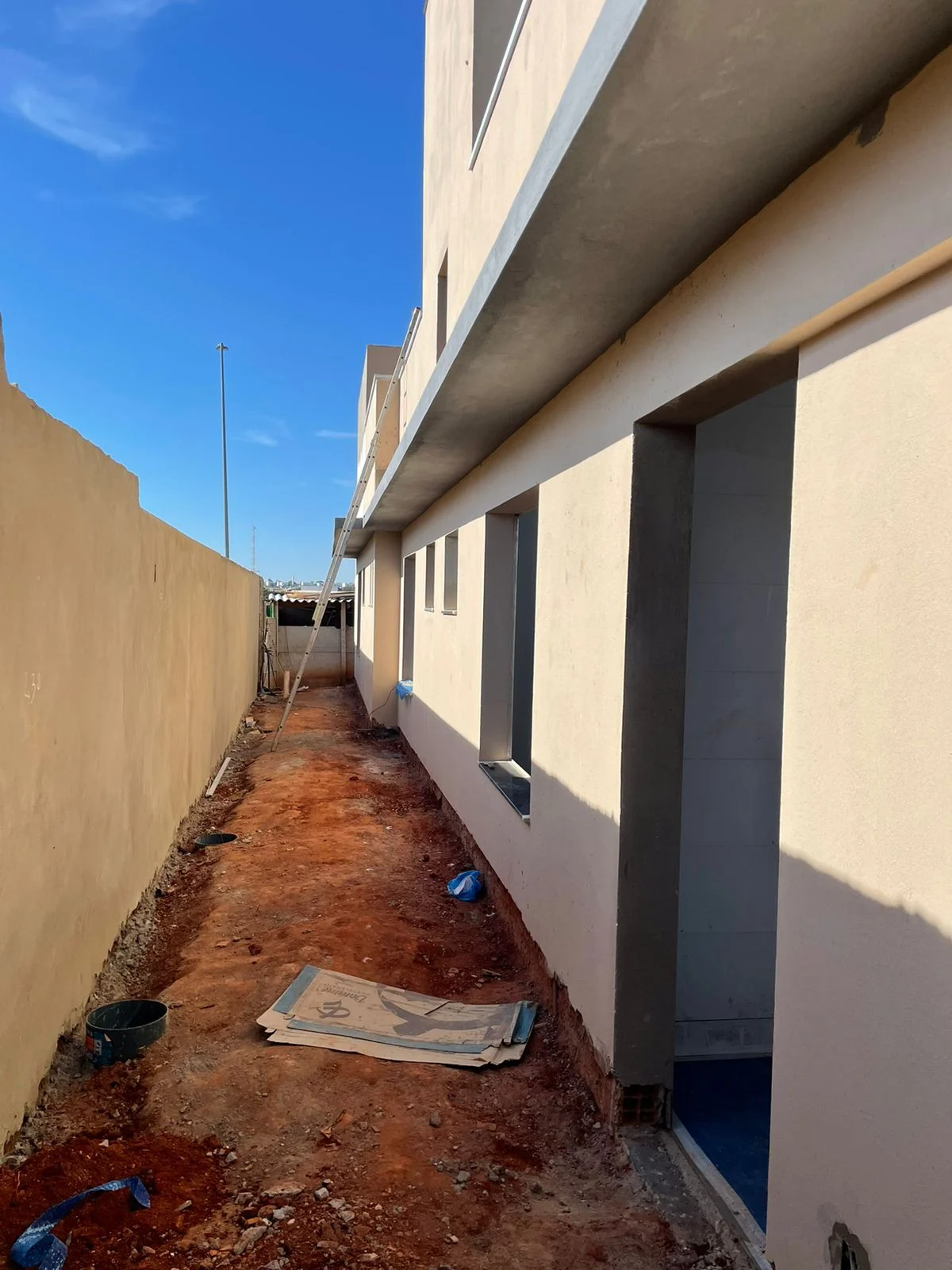 Áreas externas em obra, registro fotográfico VR7-0457