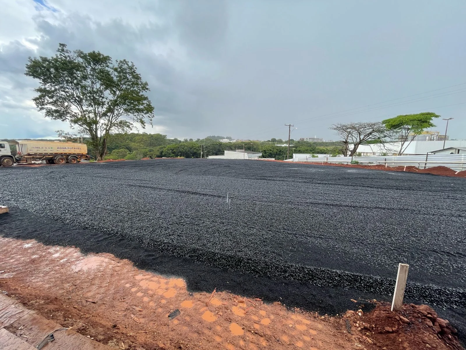 Áreas externas em obra, registro fotográfico VR7-2187